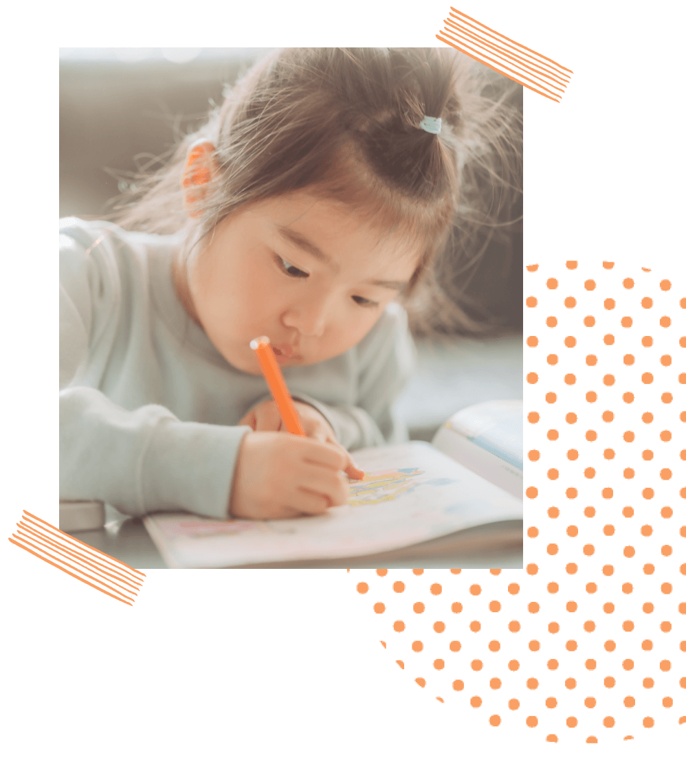 塗絵をしている女の子