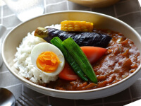 旬野菜のルーカレー（チキン）